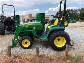 John Deere 3032E