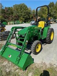 John Deere 3032E