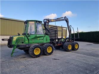 John Deere 810E