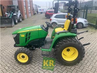 John Deere 3038E