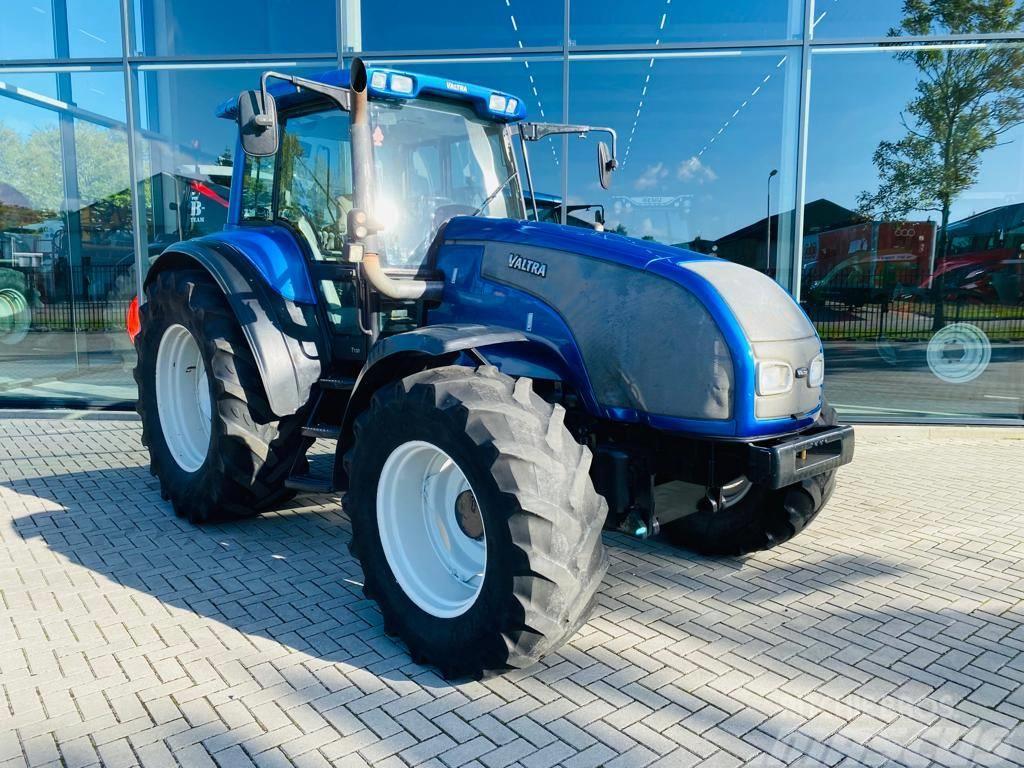 Valtra T130 Hitech Traktory