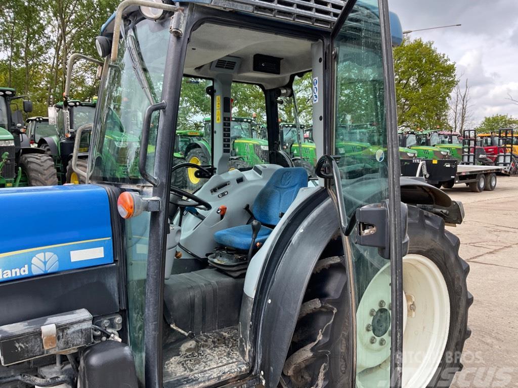 New Holland T 4050 F Traktory