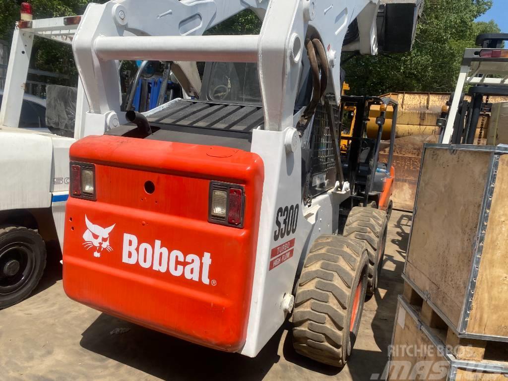 Bobcat S 300 Smykem řízené nakladače