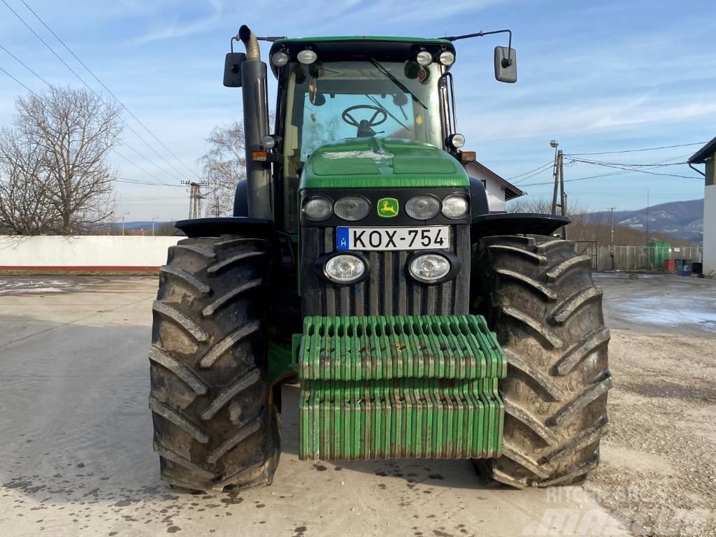 John Deere 8430 Traktory