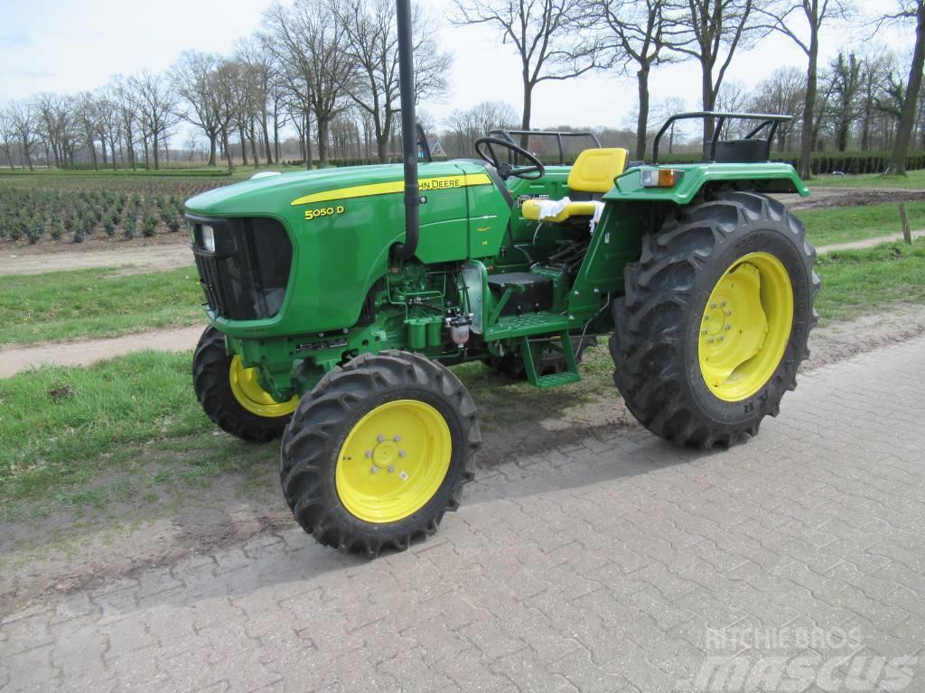 John Deere 5050 d Traktory