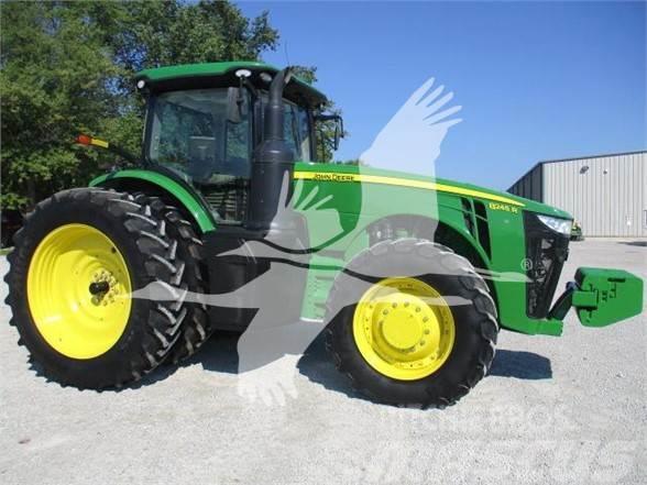 John Deere 8245R Traktory