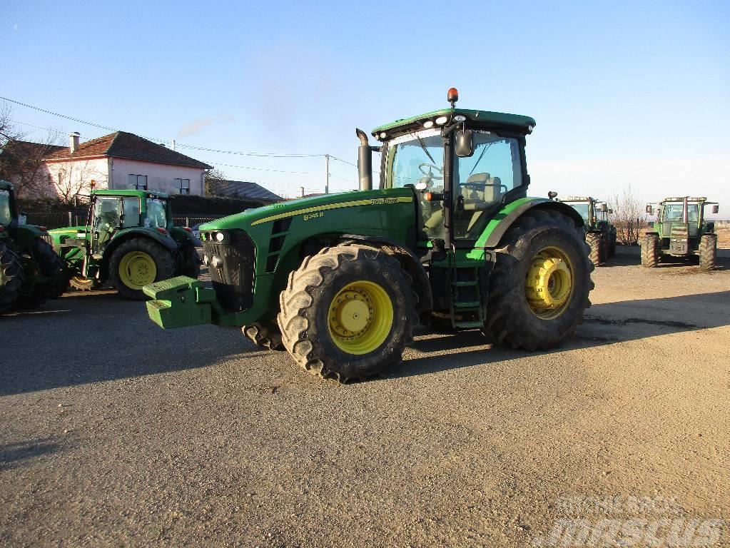 John Deere 8245 R Traktory