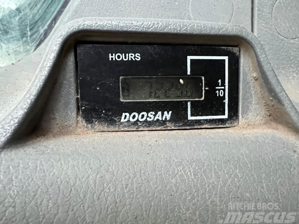 Doosan DX 255 LC-5 Pásová rýpadla