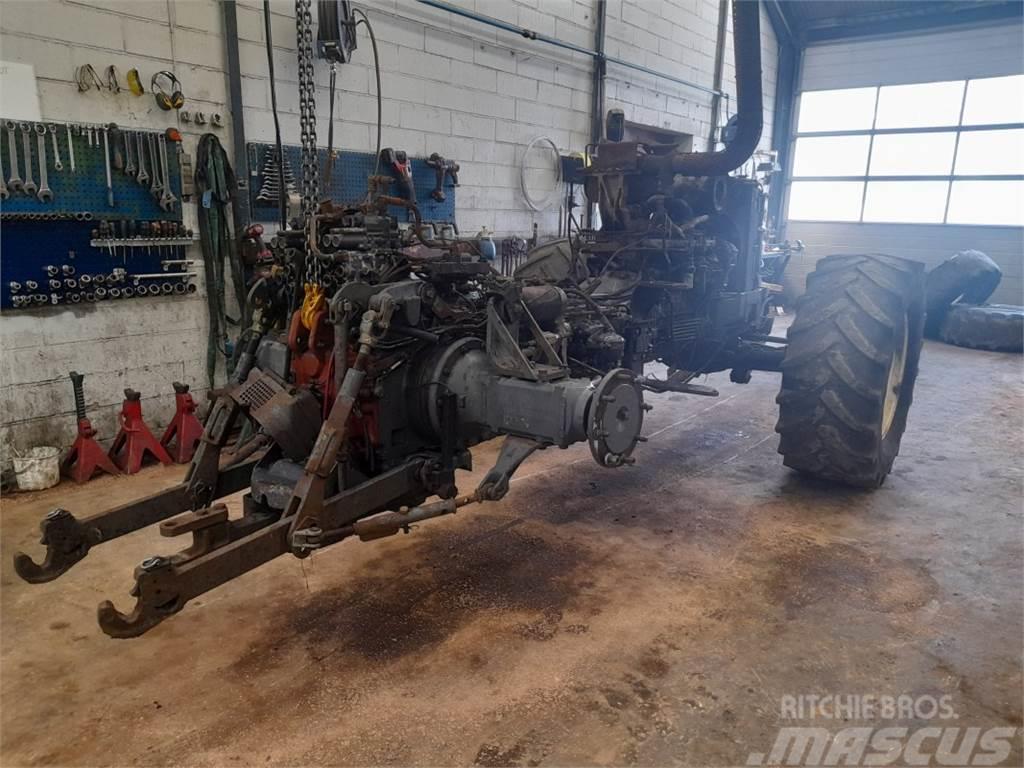 New Holland 8360 Traktory