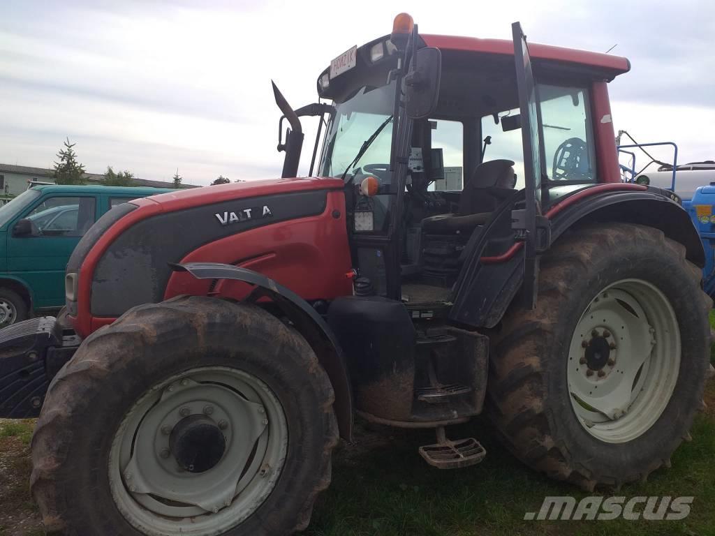 Valtra N121 Traktory