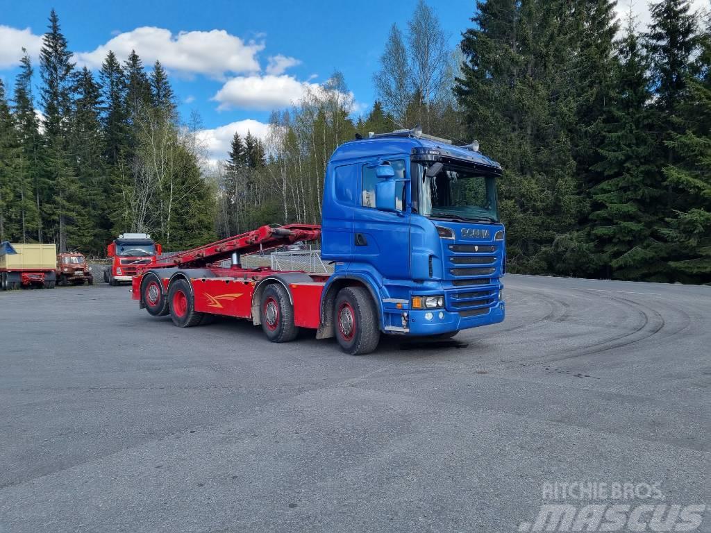 Scania R560 8x2*6HNB Lanový nosič kontejnerů