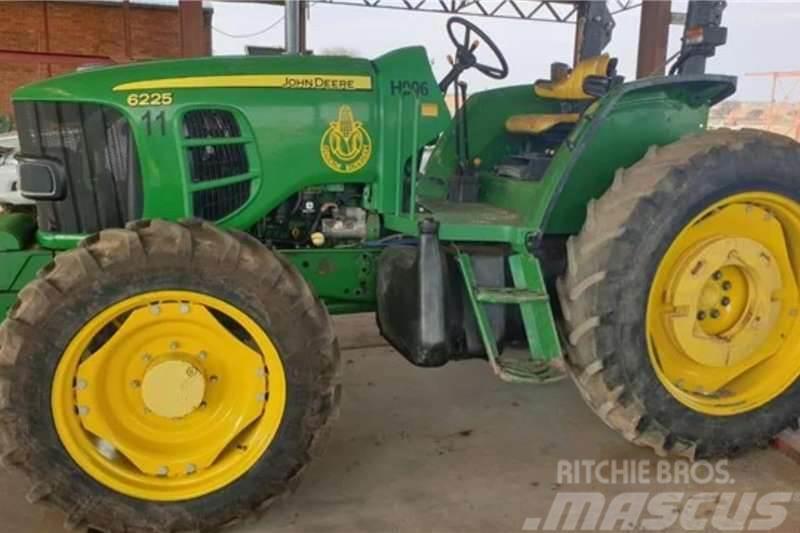 John Deere 6225 Traktory