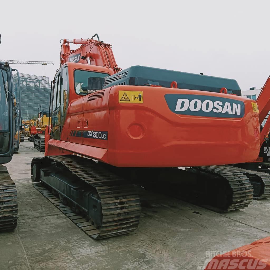 Doosan DX 300 LC Pásová rýpadla