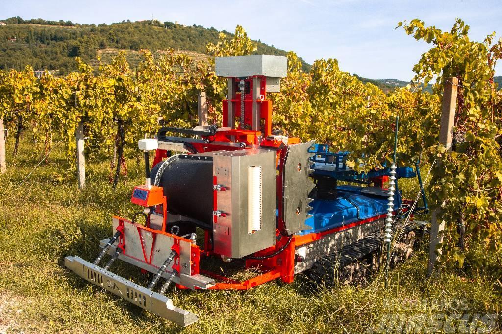  Pek automotive Vineyard and Orchard Robot Vinařské vybavení
