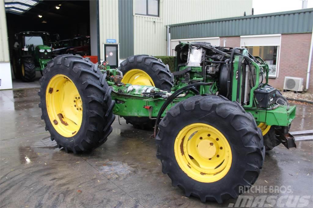 John Deere 6000- 30 4 cyl. Traktory