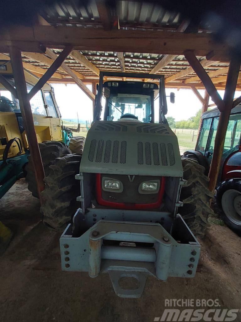 Valtra T131 Traktory