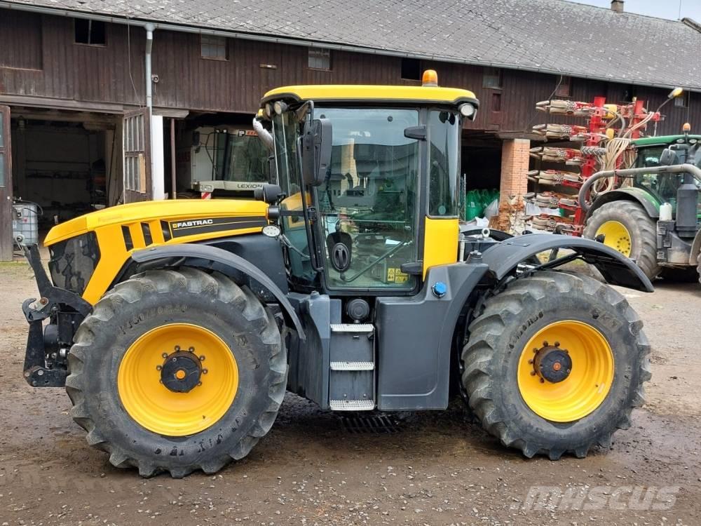 JCB Fastrac 4220 Traktory