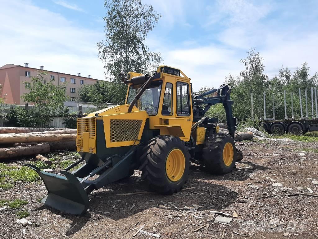 HSM 805 Lesní kolové traktory