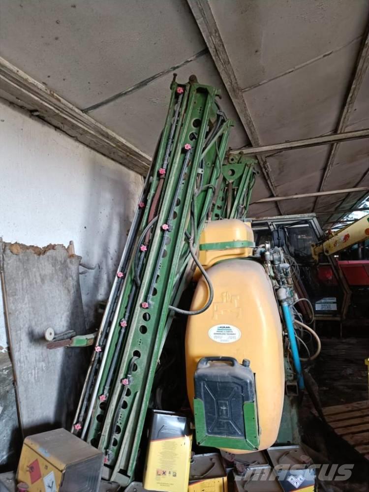 Amazone UF 1200 Nesené postřikovače