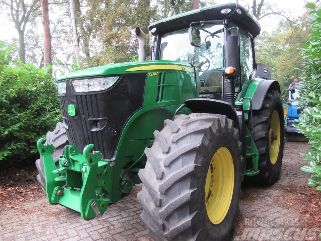 John Deere 7230 Traktory