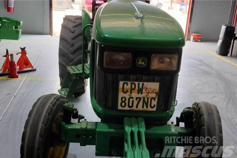 John Deere 5055E MOD Traktory