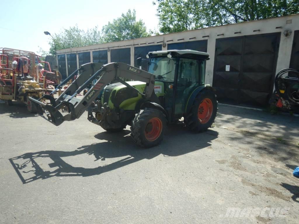 CLAAS Nexos 240F Traktory