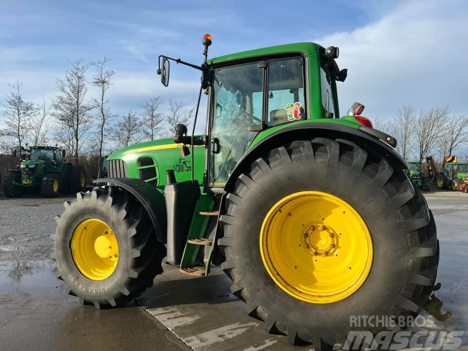 John Deere 7530 AP Traktory