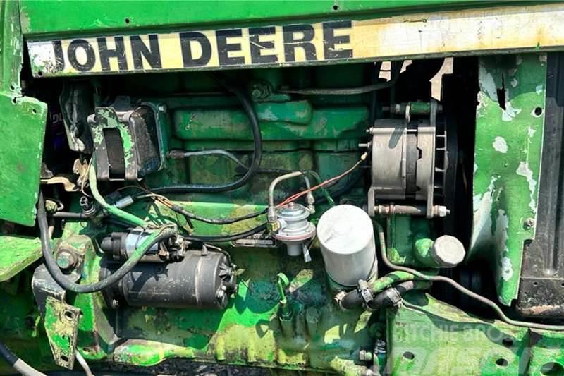 John Deere 2140 Traktory