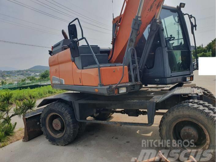 Doosan DX 140 W-5 Wheeled excavators