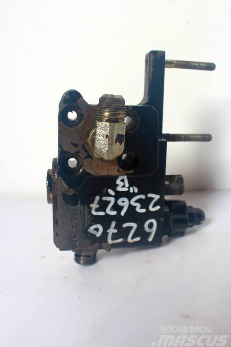 Massey Ferguson 6270 Remote control valve Hydraulika