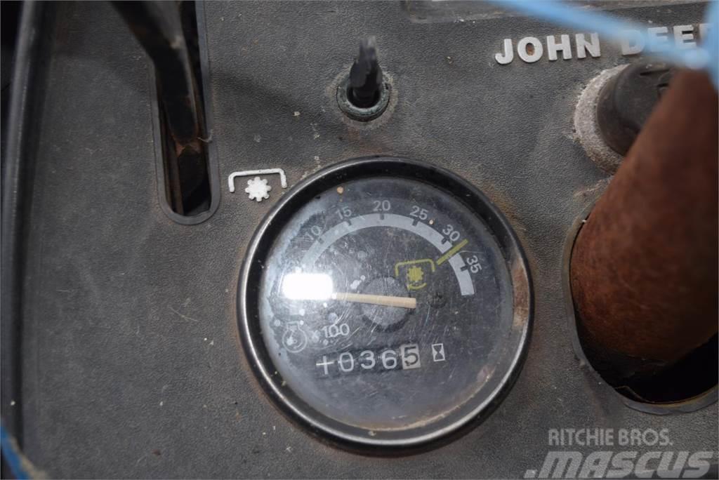 John Deere 755 Traktory
