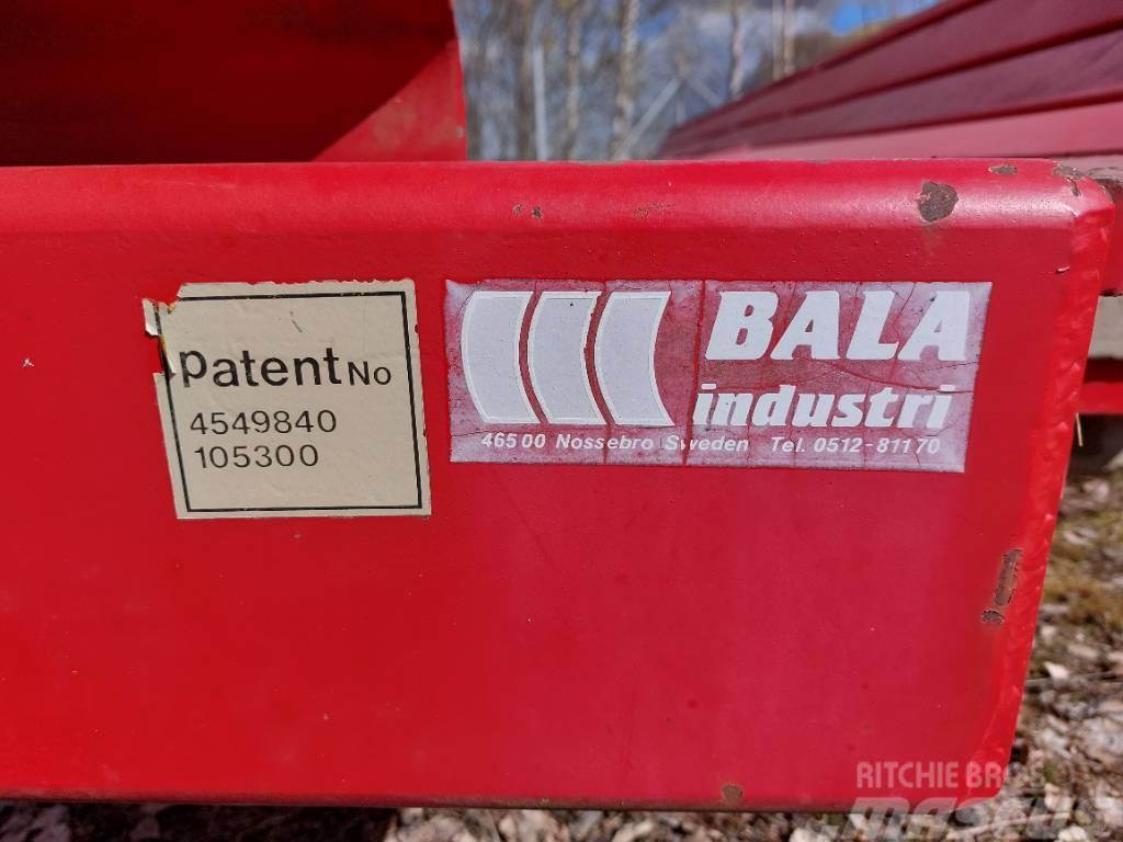 Bala Paalinkeräysvaunu Stroje na sklizeň pícnin-příslušenství