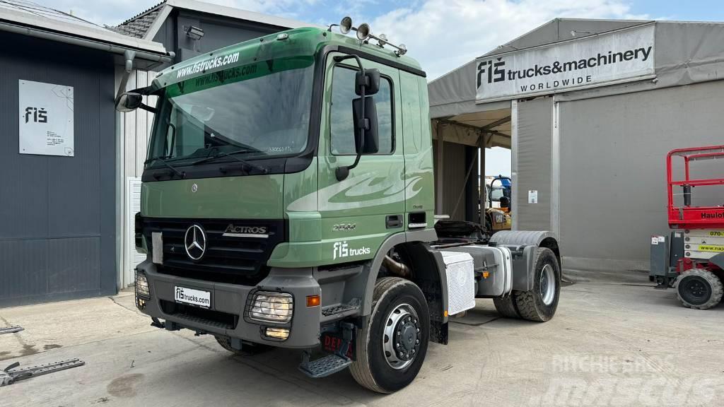 Mercedes-Benz ACTROS 2044 4X4 tractor unit - tipp. hydr. Tahače