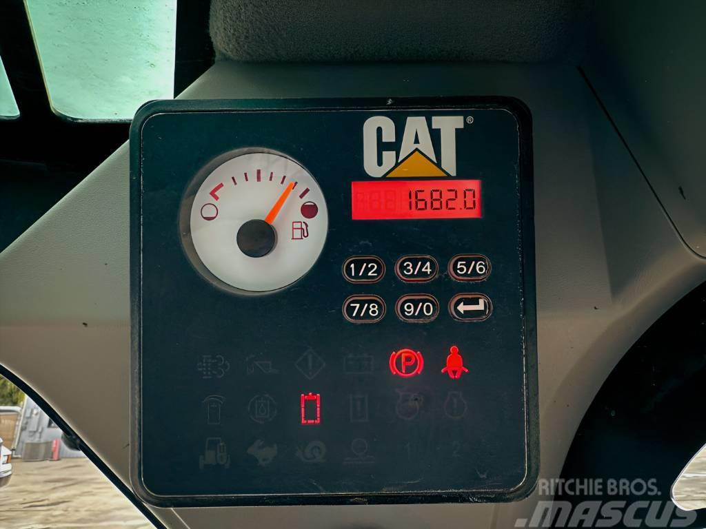 CAT 226 D Smykem řízené nakladače