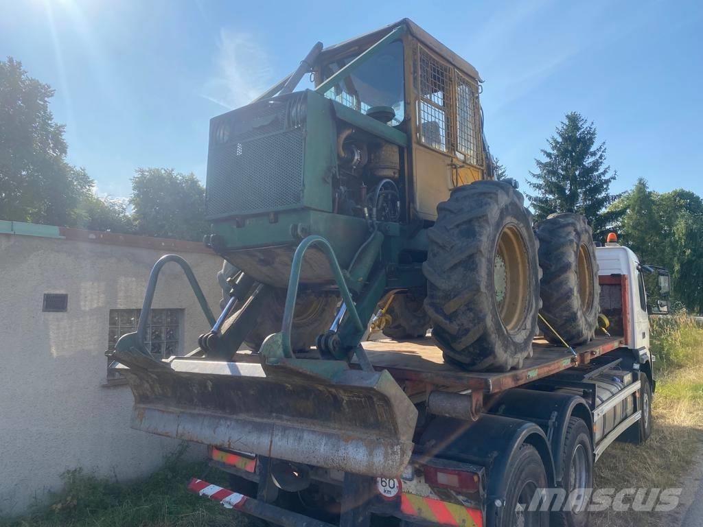 LKT 81T s hydraulickou rukou Lesní kolové traktory