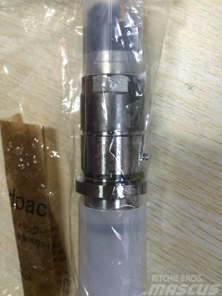 Komatsu SAA6D114 injector 6745-11-3102 Hloubkové lopaty