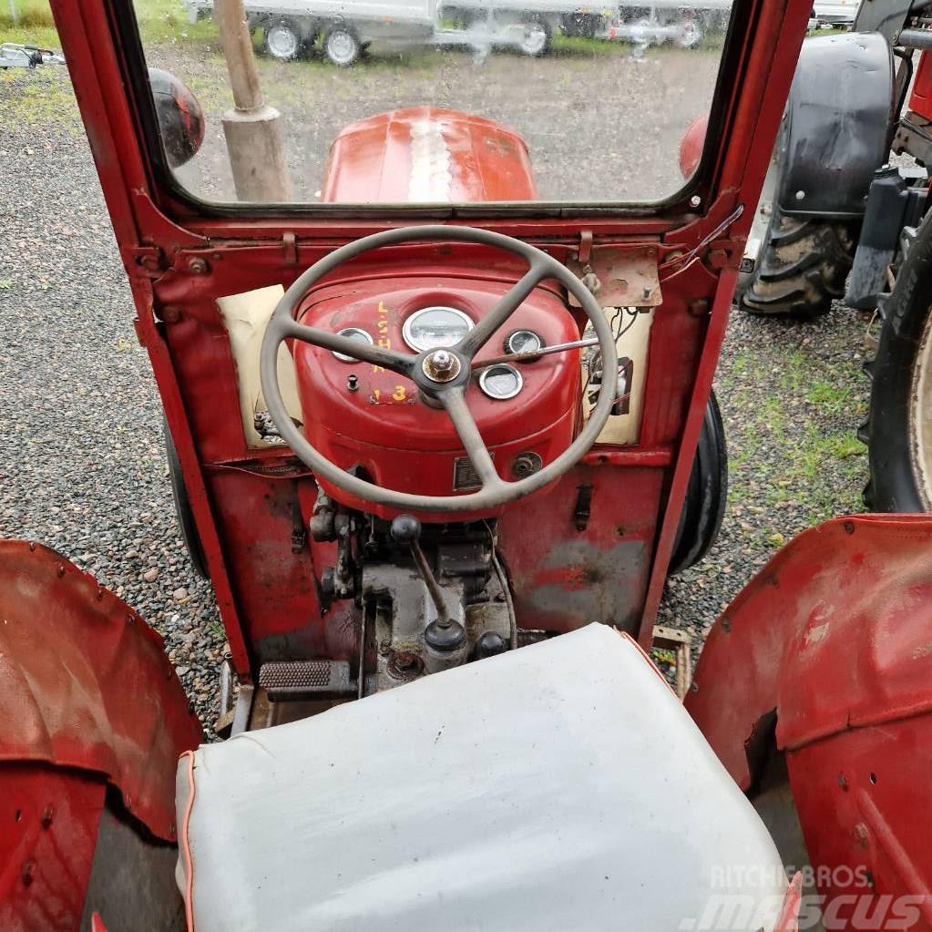 Massey Ferguson 65 Traktory