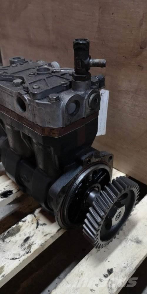 Iveco STRALIS KOMPRESOR + SERVO PUMPA Náhradní díly nezařazené
