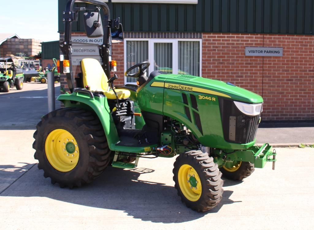 John Deere 3046 R Traktory