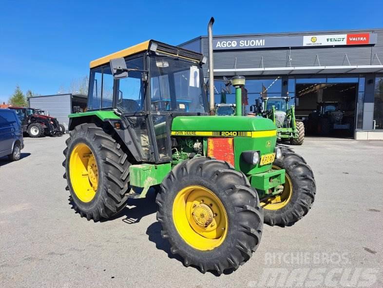 John Deere 2040 4X4 Traktory