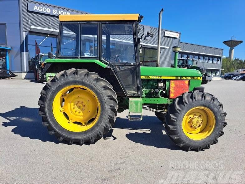 John Deere 2040 4X4 Traktory