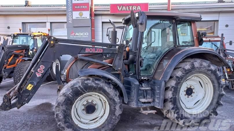 Valtra N142 VERSU Traktory