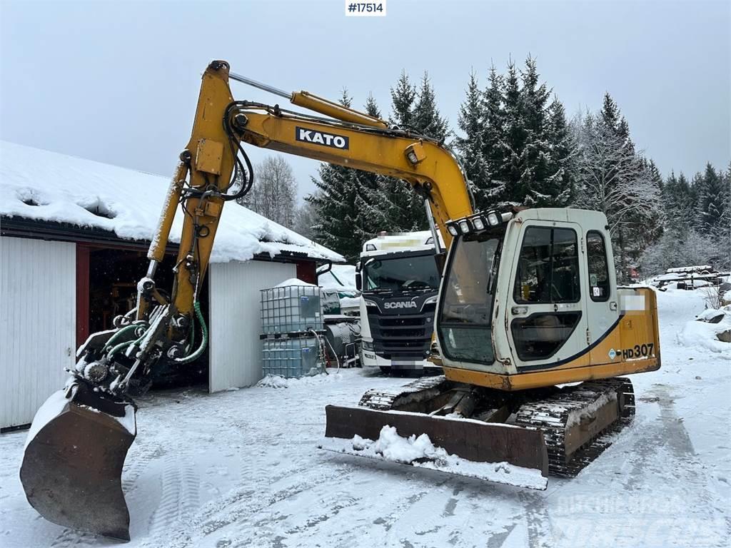 Kato HD-307 Tracked excavator w/ Rototilt and 2 buckets Pásová rýpadla