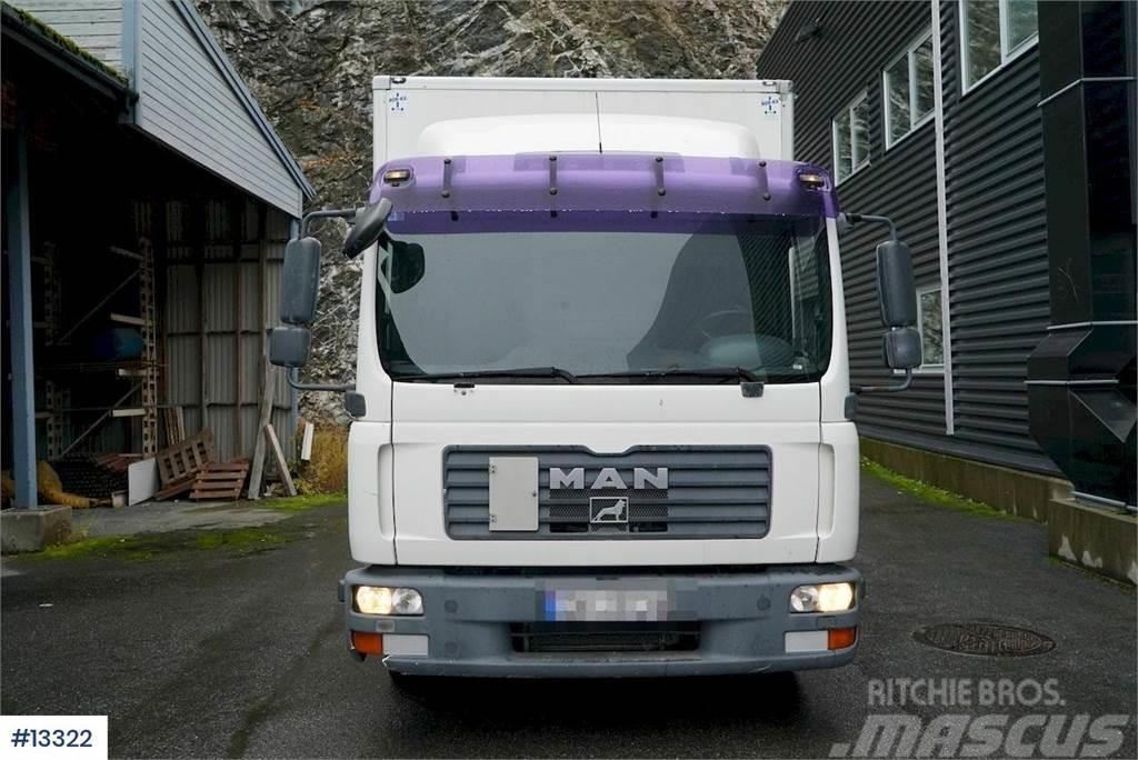 MAN TGL 8.210 Box truck w/ Zepro Lift Skříňová nástavba