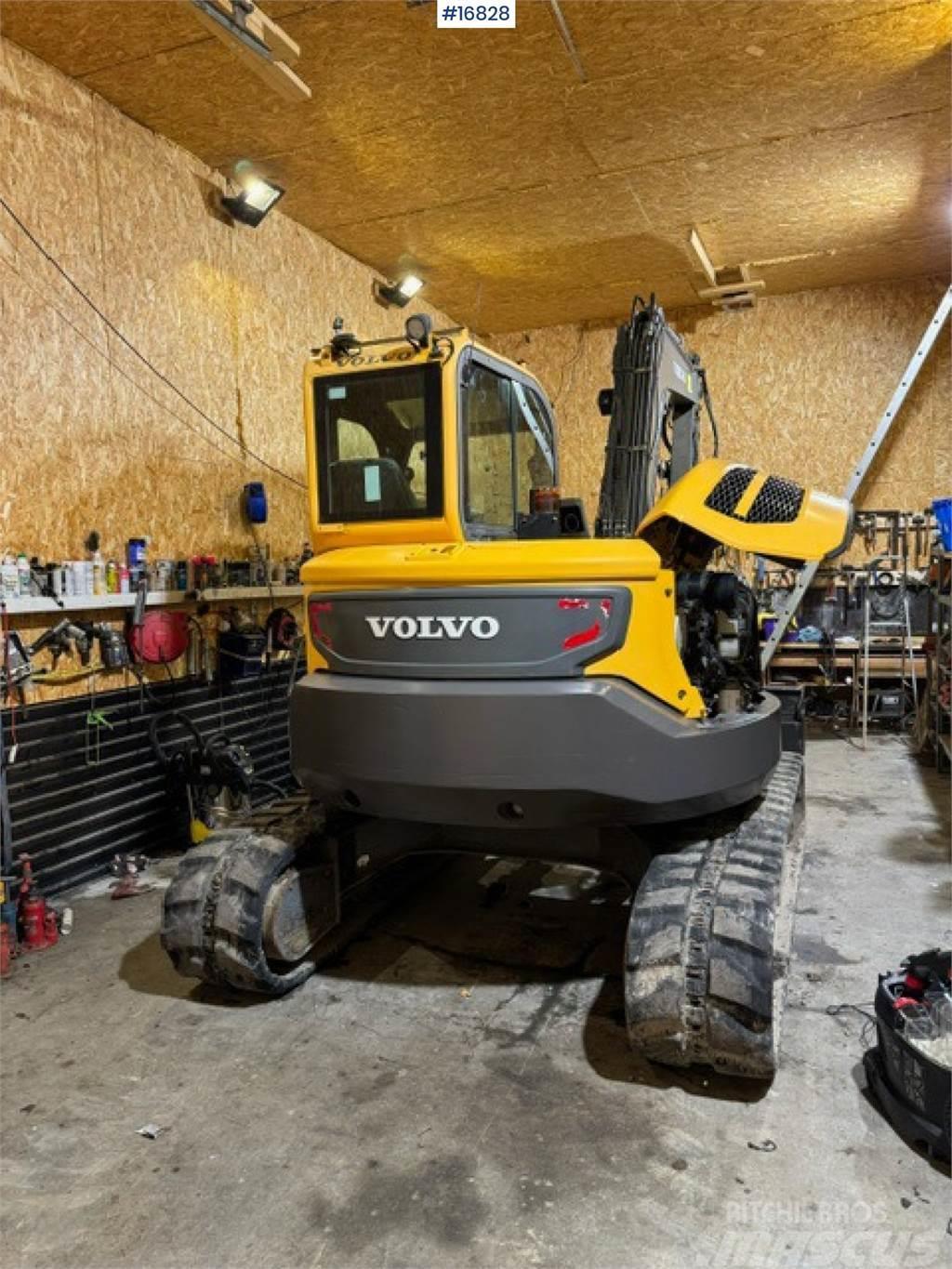 Volvo ECR88D Tracked excavator w/ bucket and tilt Pásová rýpadla