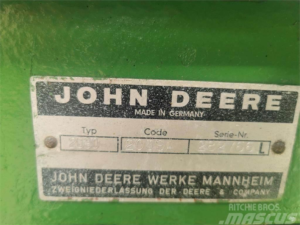 John Deere 2030 Traktory