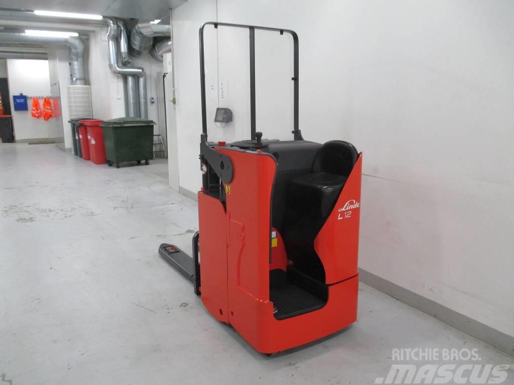 Linde L12LS Self propelled stackers