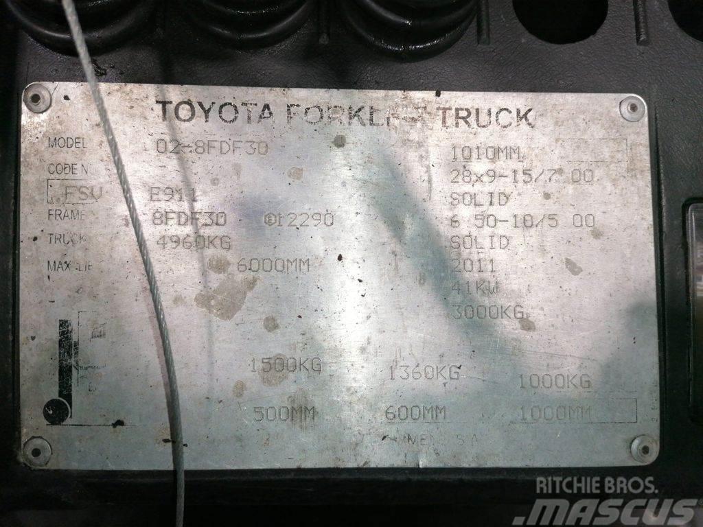 Toyota 02-8FDF30 Dieselové vozíky