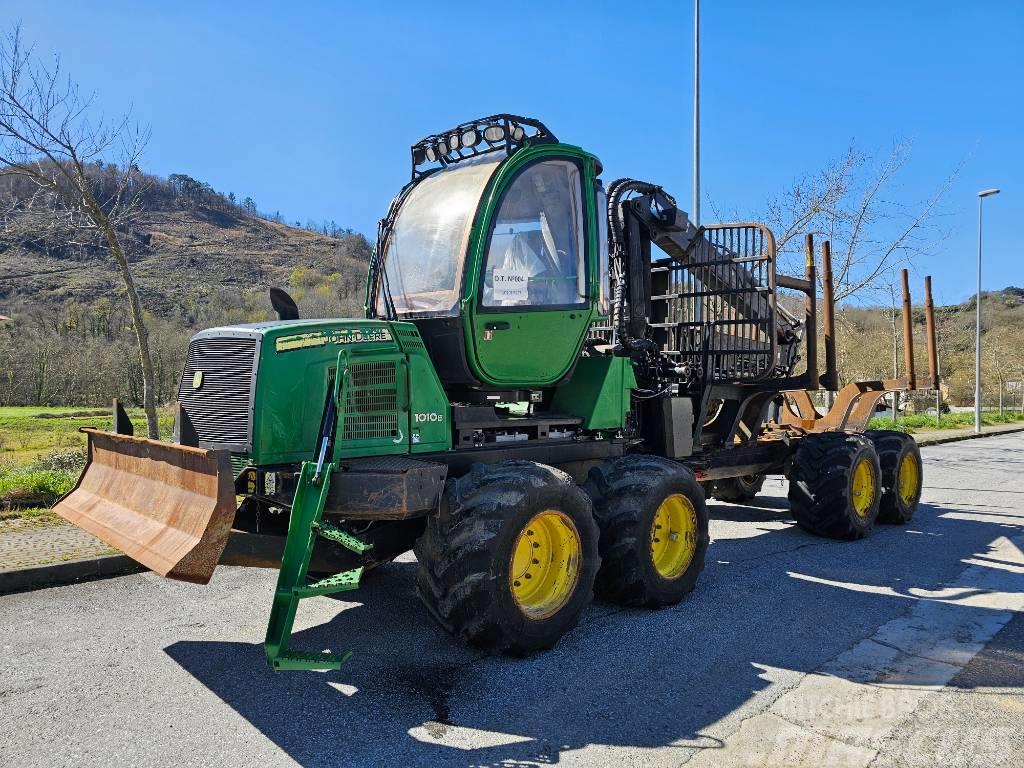 John Deere 1010 E Vyvážecí traktory
