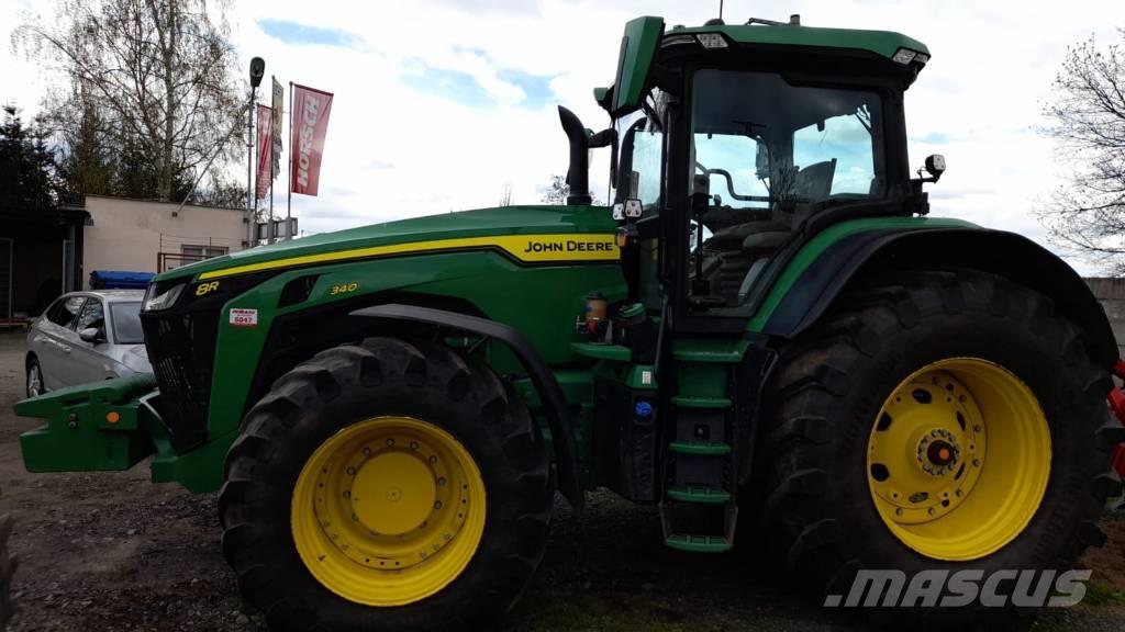 John Deere 8R 340 Traktory